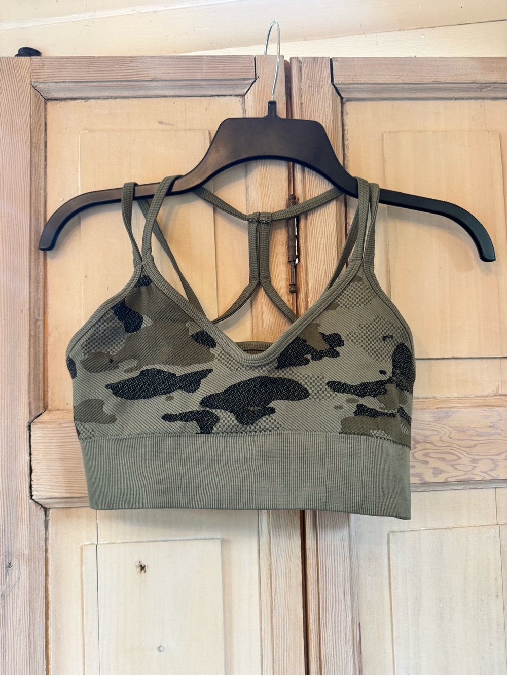 Avacado Seamless Strappy Camo Sports Bra - Olive Green